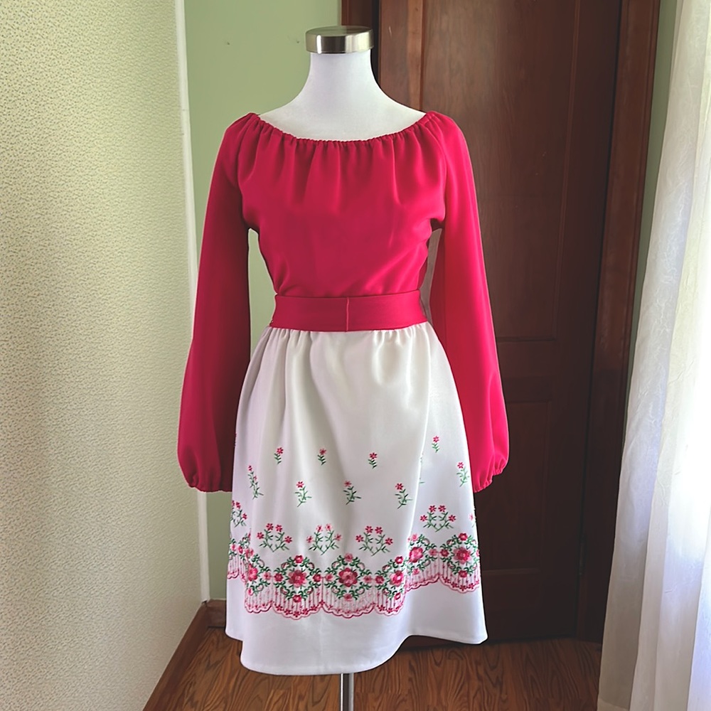 VINTAGE Vicky Vaughn Pink Embroidered Dress, Size M